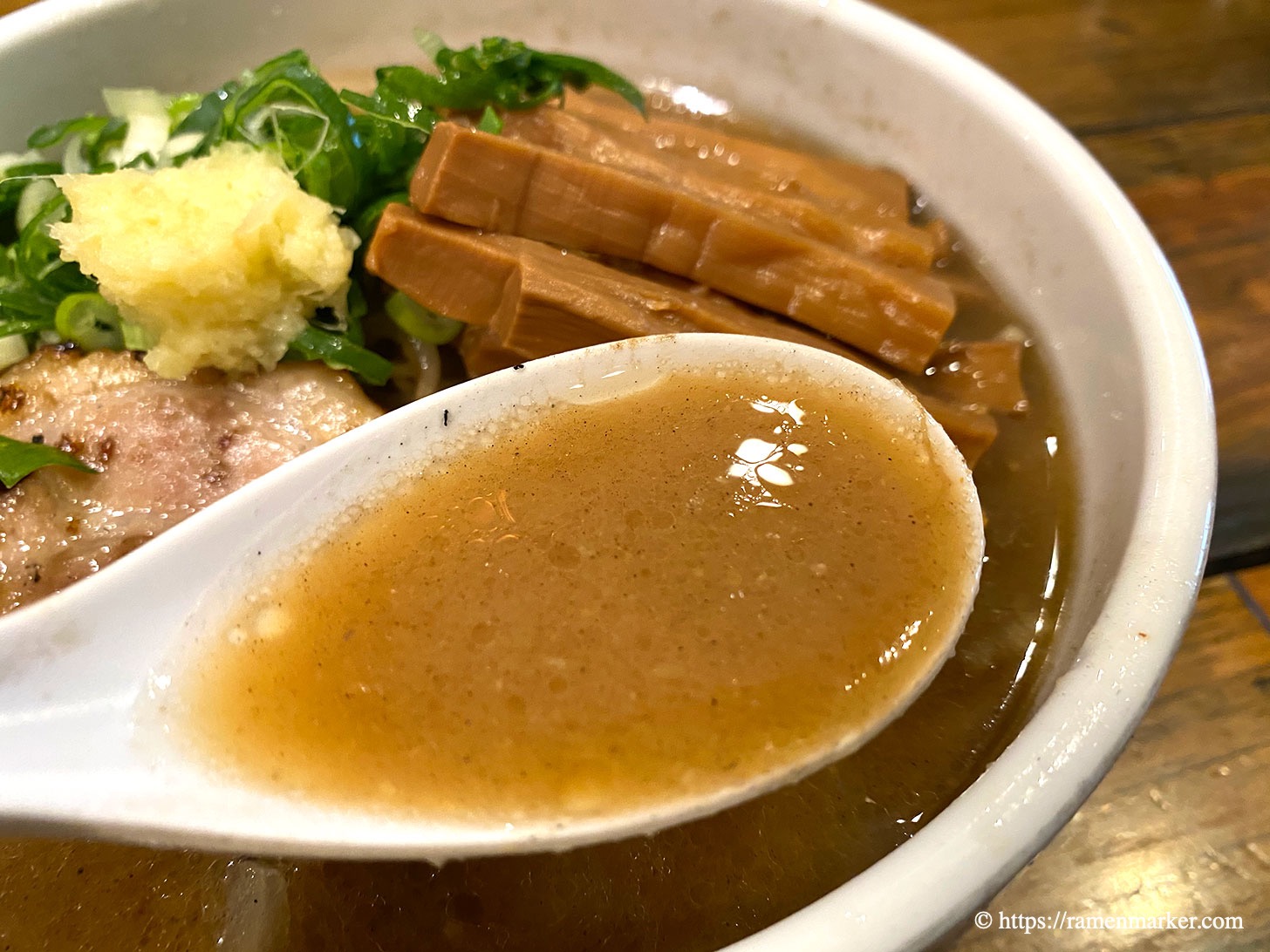 麺匠 るい斗 味噌ラーメン スープ