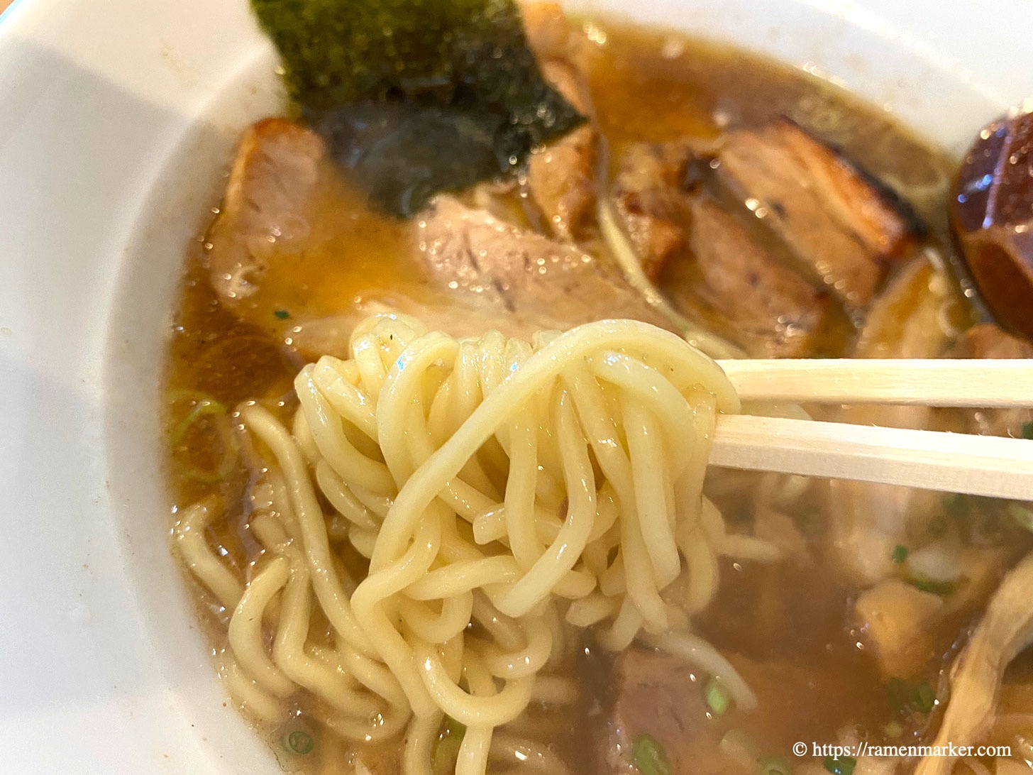 バラ肉チャーシュー麺 麺