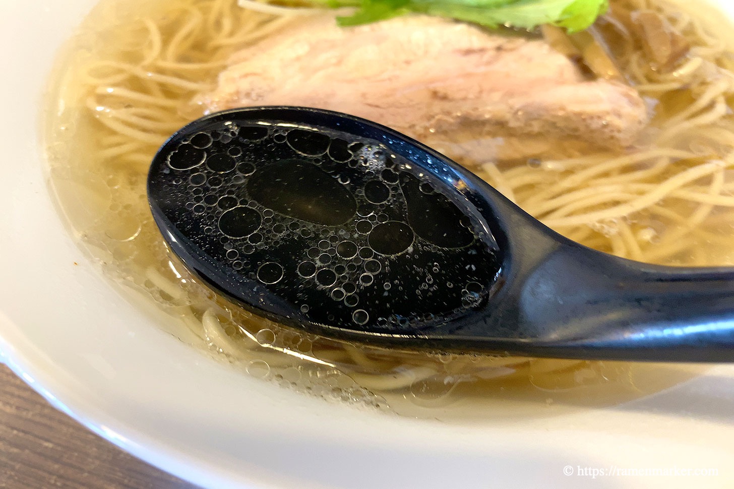 白醤油ラーメン スープ