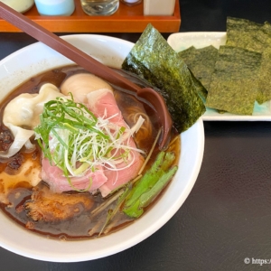 麺や はまじ（横須賀）の“節系”焦がし魚介ラーメンでこだわりの旨さ体験！平日営業