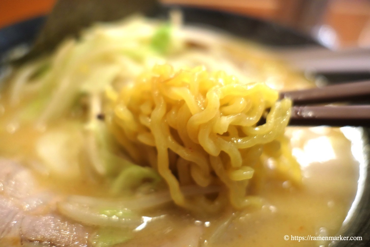 北海道らーめん おやじ本店 は白味噌ベースで甘くてハマる 相模原市 ラーメンマーカー